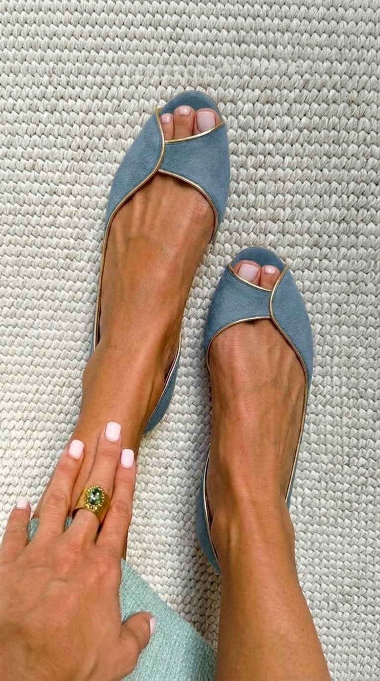 Ivy – Beige and Gold Suede d'Orsay Open-Toe Ballet Flats – Byron Grace