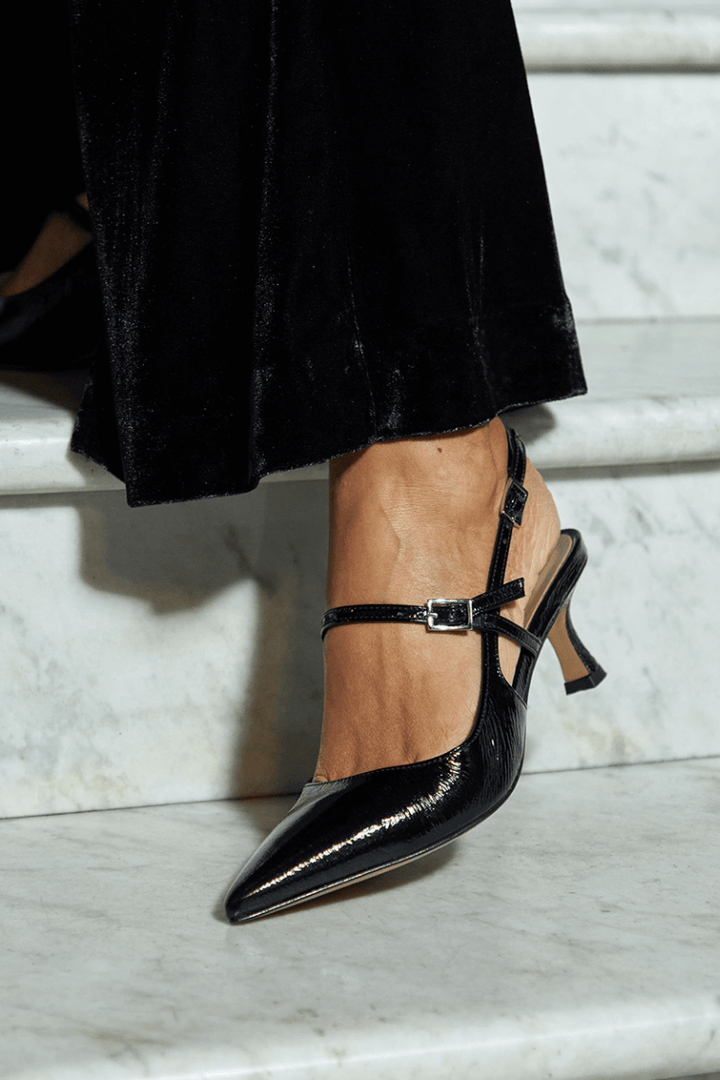 Julia – Black High-Shine Pointed Slingback Heels – Byron Grace