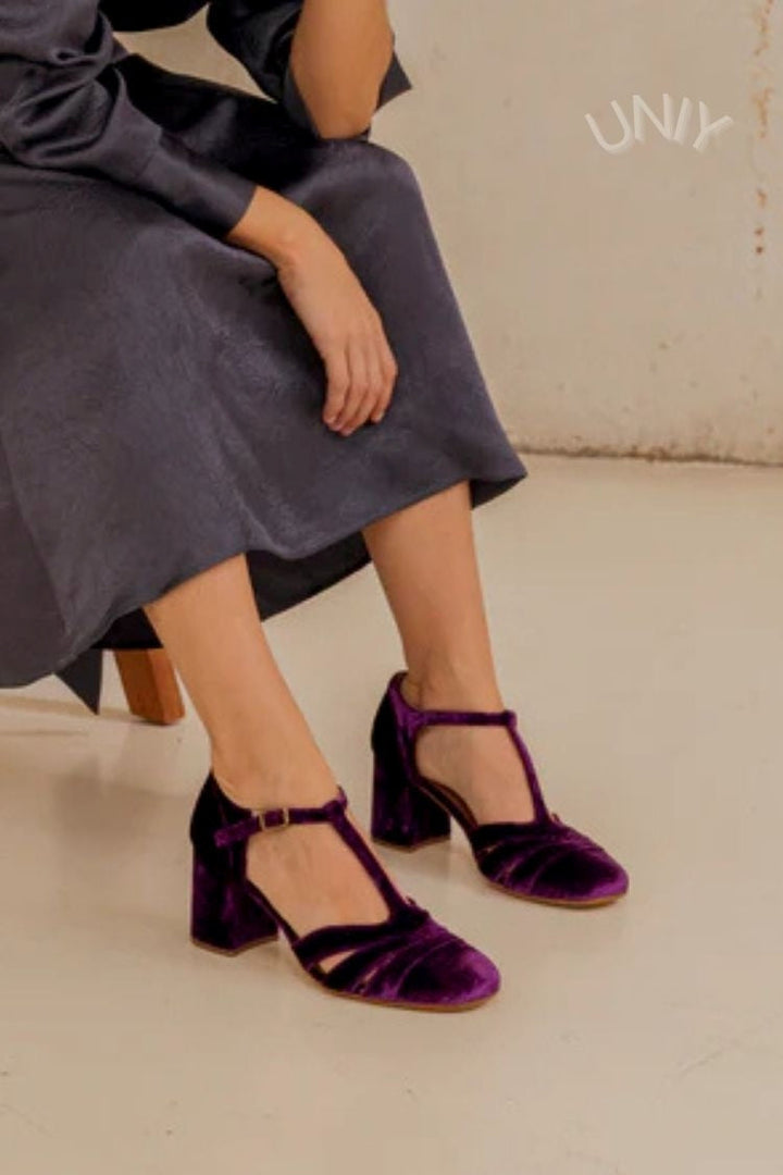 Faye – Velvet Cut-Out Chunky Heels with Buckle and T-Strap – Byron Grace