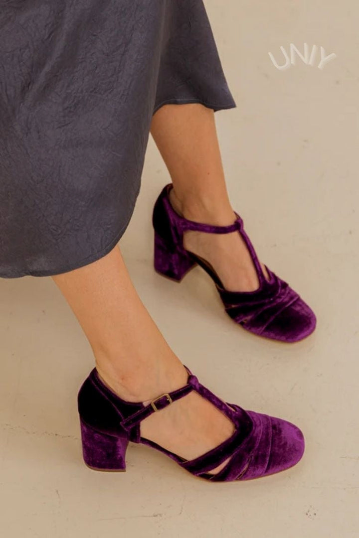 Faye – Velvet Cut-Out Chunky Heels with Buckle and T-Strap – Byron Grace