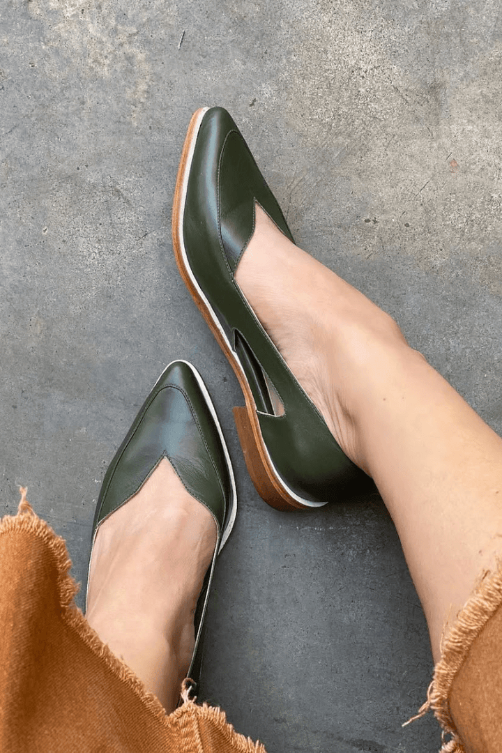 Willa – Navy Blue Casual Cut-Out Pointed Slip-On Ballet Flats – Byron Grace