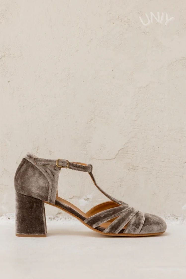 Faye – Velvet Cut-Out Chunky Heels with Buckle and T-Strap – Byron Grace