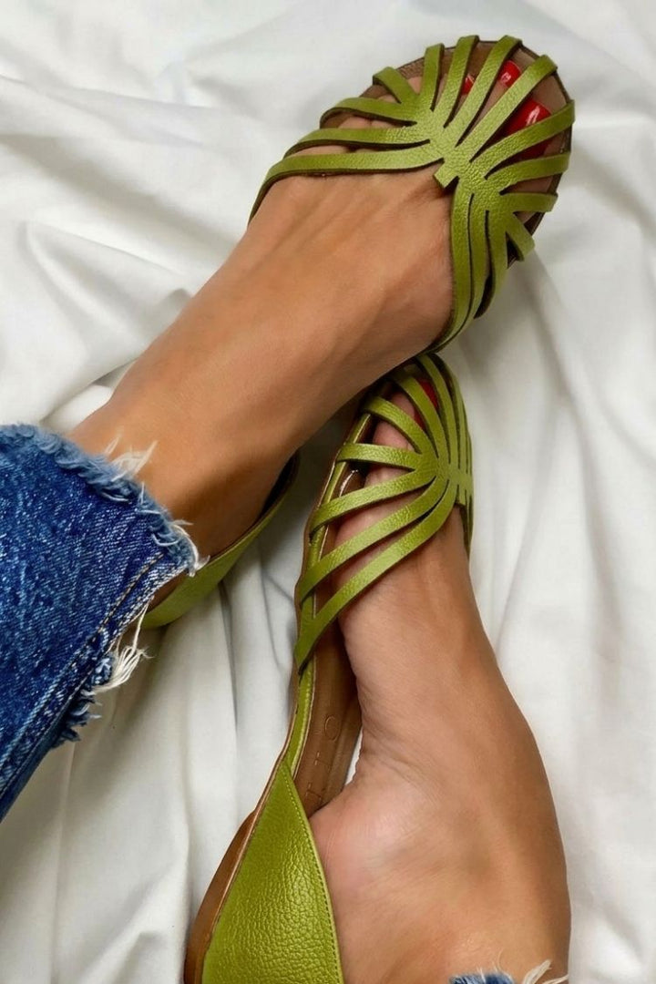 Juliette – Black Plain Round-Toe Cut-Out Sandals – Byron Grace