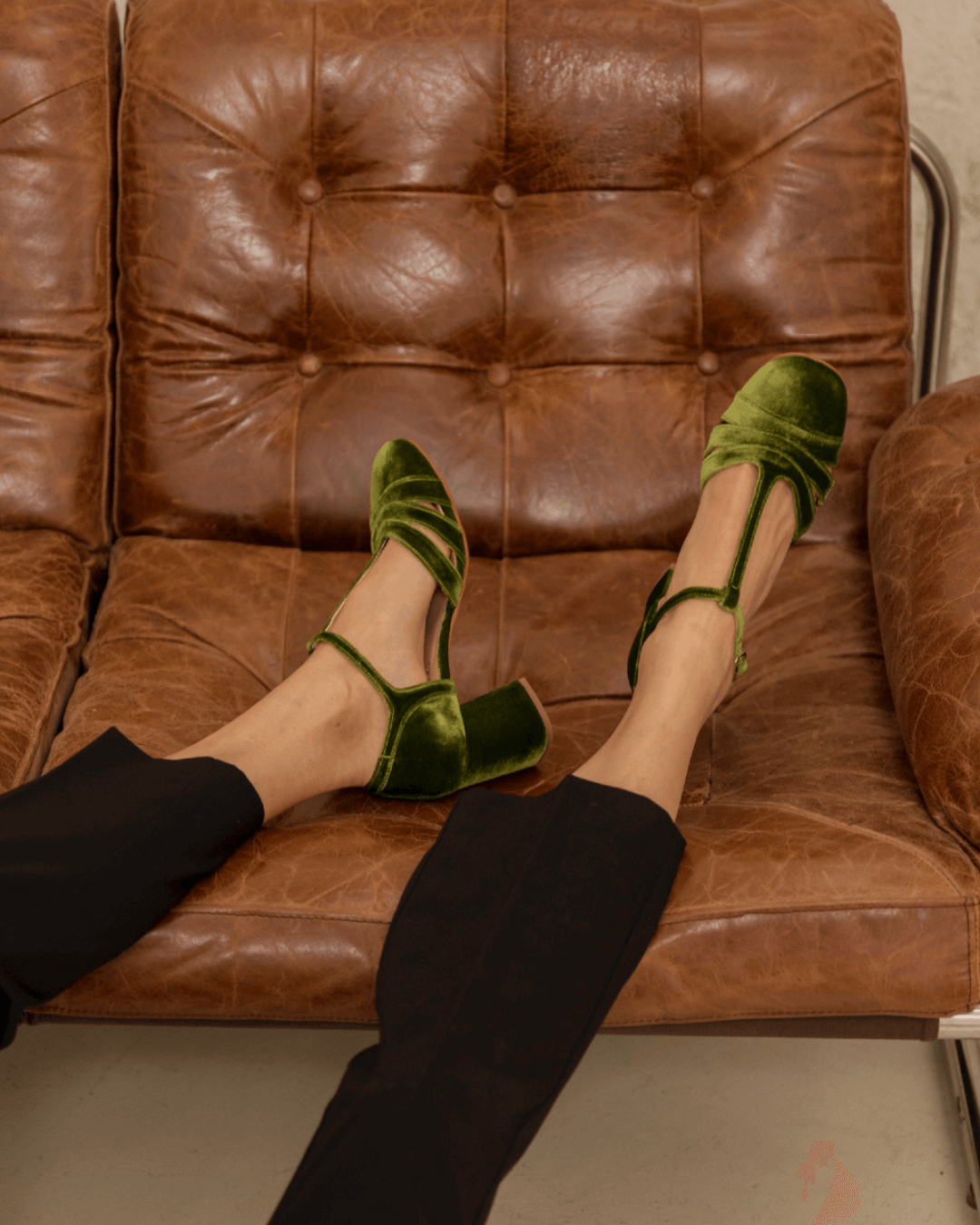Faye – Velvet Cut-Out Chunky Heels with Buckle and T-Strap – Byron Grace