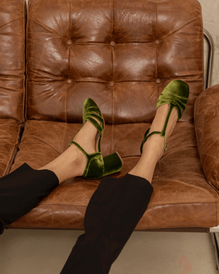 Faye – Velvet Cut-Out Chunky Heels with Buckle and T-Strap – Byron Grace