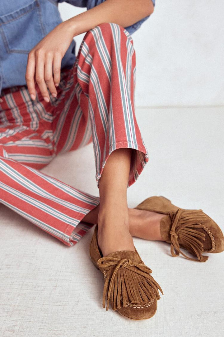 Mirabel – Camel Plain Round-Toe Loafers with Fringe – Byron Grace