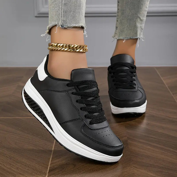 Laurel - Minimalist Platform Lace-Up Sneakers