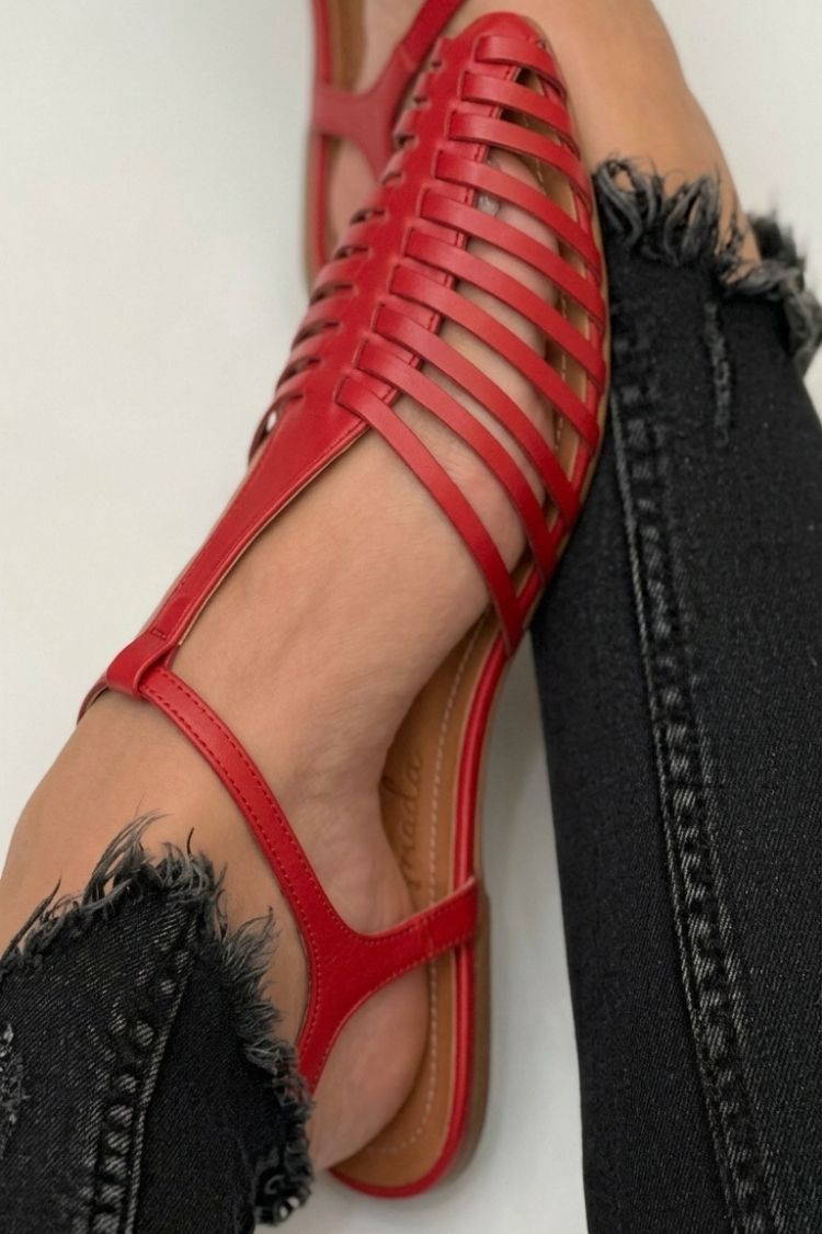 Camille – Black Casual Essential Cut-Out Pointed Sandals with T-Strap – Byron Grace