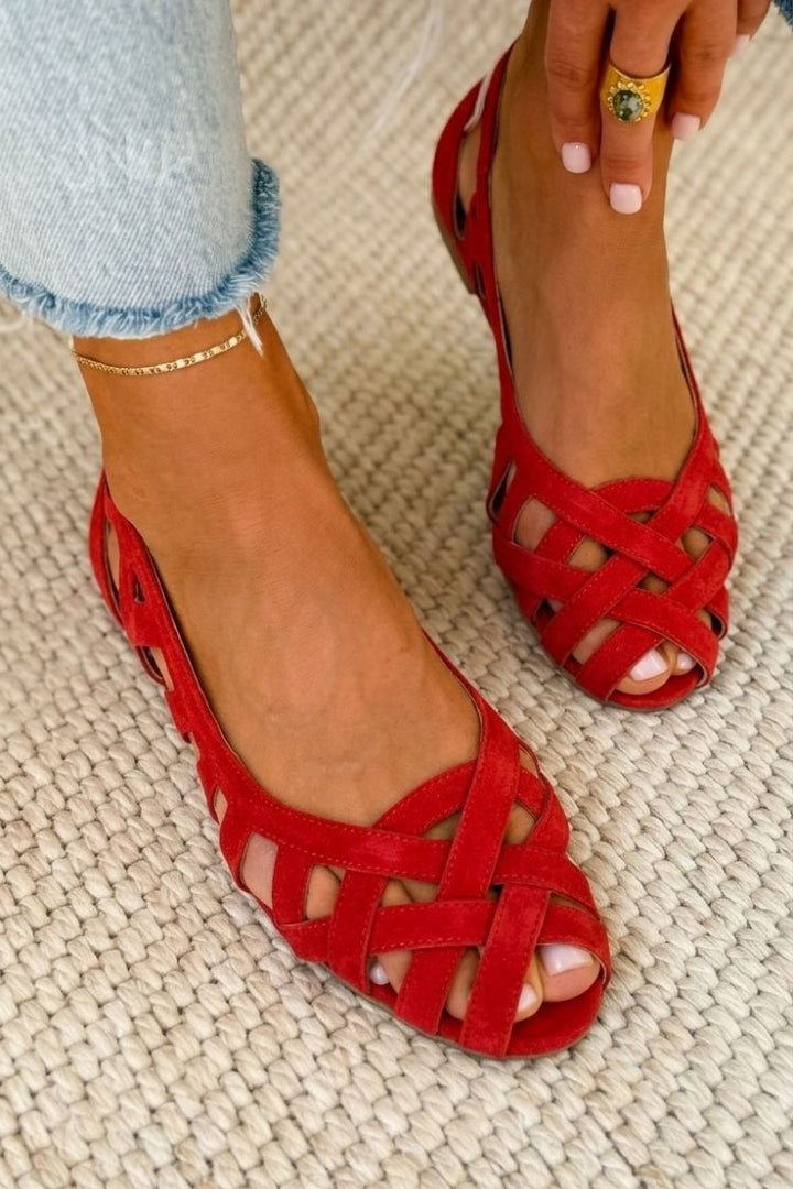 Ruby – Casual Woven Flat Open-Toe Sandals with Criss-Cross Straps – Byron Grace