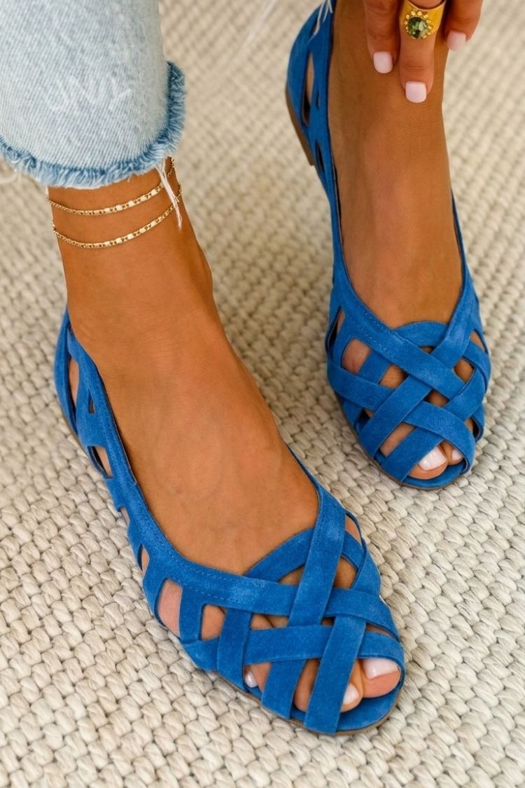 Ruby – Casual Woven Flat Open-Toe Sandals with Criss-Cross Straps – Byron Grace
