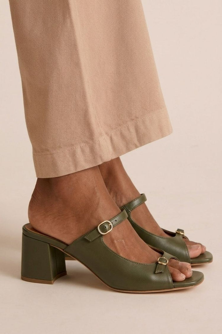 Tallulah – Gold Colour-Block Cut-Out Slingback Chunky Heels – Byron Grace
