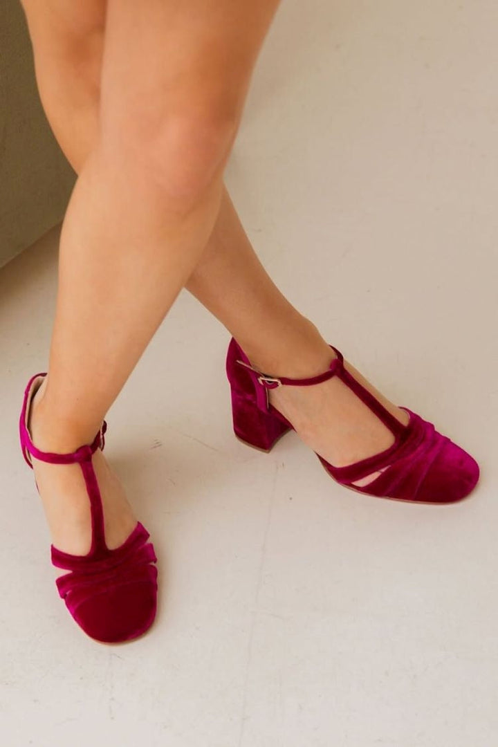 Faye – Velvet Cut-Out Chunky Heels with Buckle and T-Strap – Byron Grace