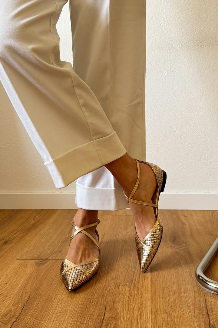 Sadie – Gold Glossy Metallic Pointed Ballet Flats with Buckle and Criss-Cross Straps – Byron Grace