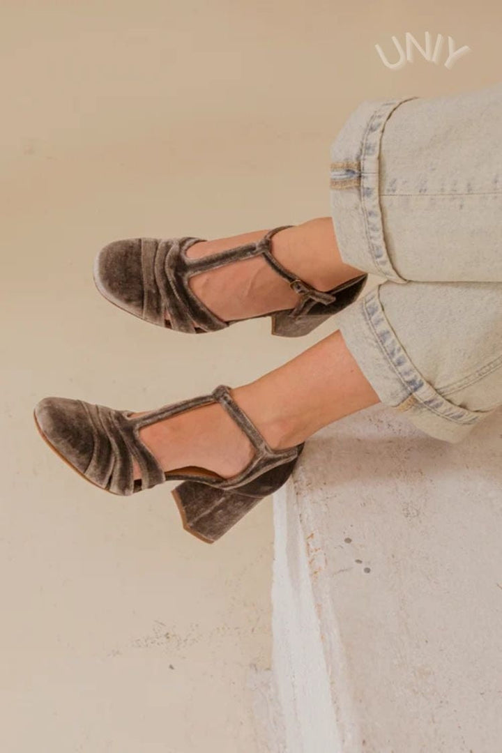 Faye – Velvet Cut-Out Chunky Heels with Buckle and T-Strap – Byron Grace
