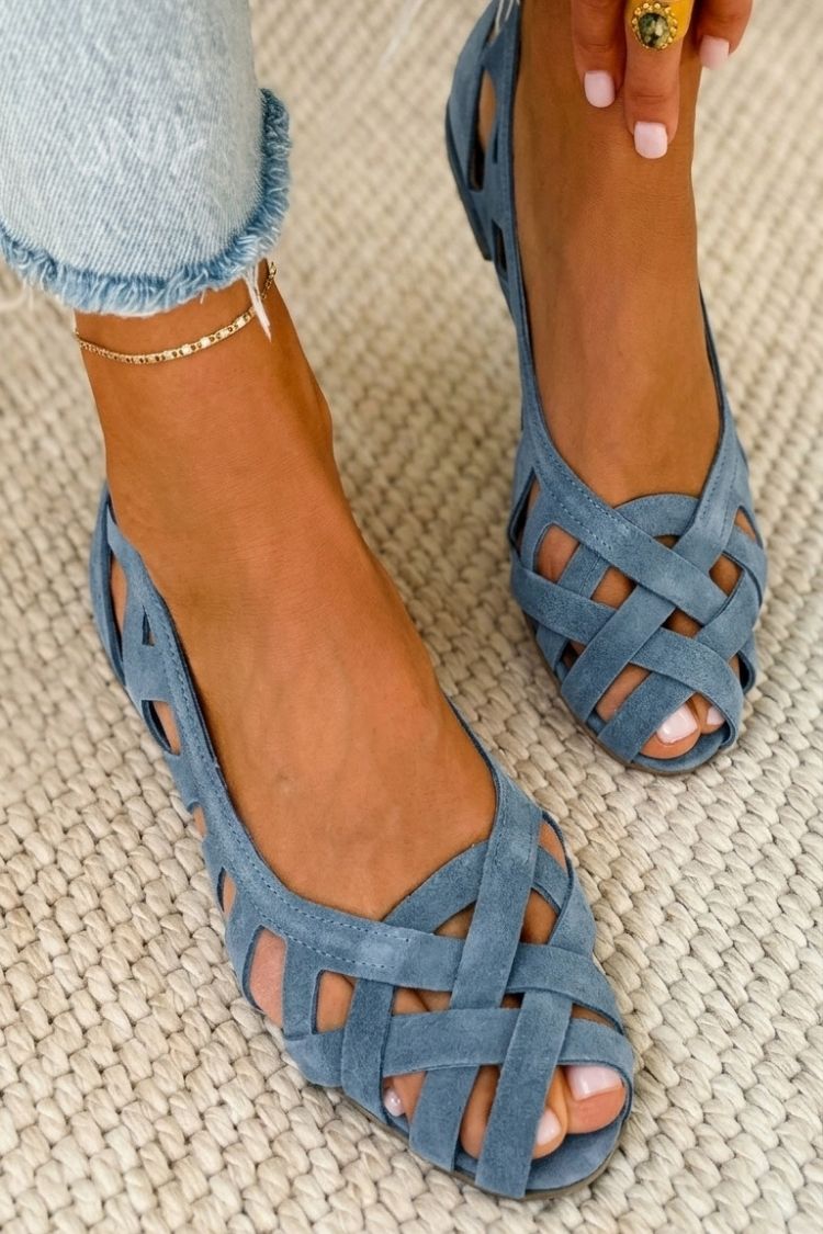 Ruby – Casual Woven Flat Open-Toe Sandals with Criss-Cross Straps – Byron Grace