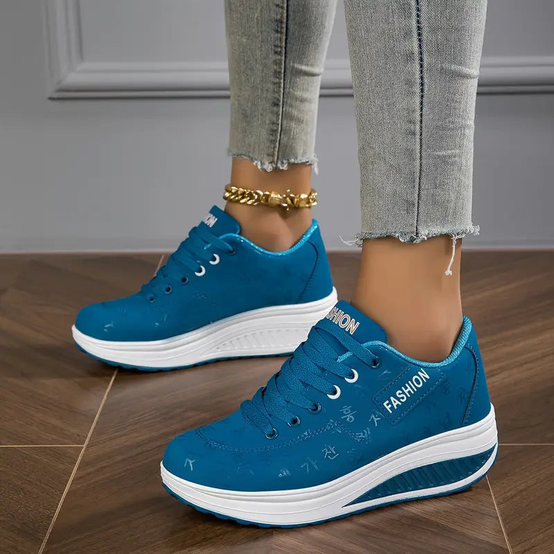 Laurel - Minimalist Platform Lace-Up Sneakers