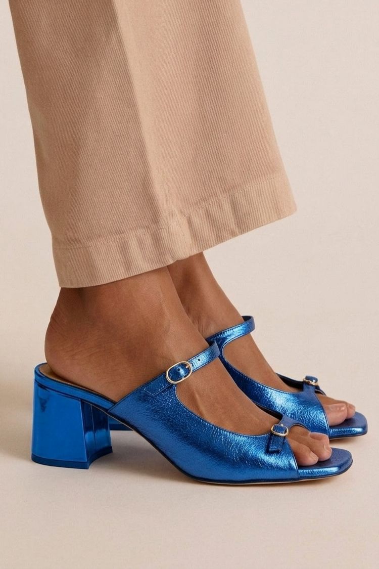 Tallulah – Gold Colour-Block Cut-Out Slingback Chunky Heels – Byron Grace