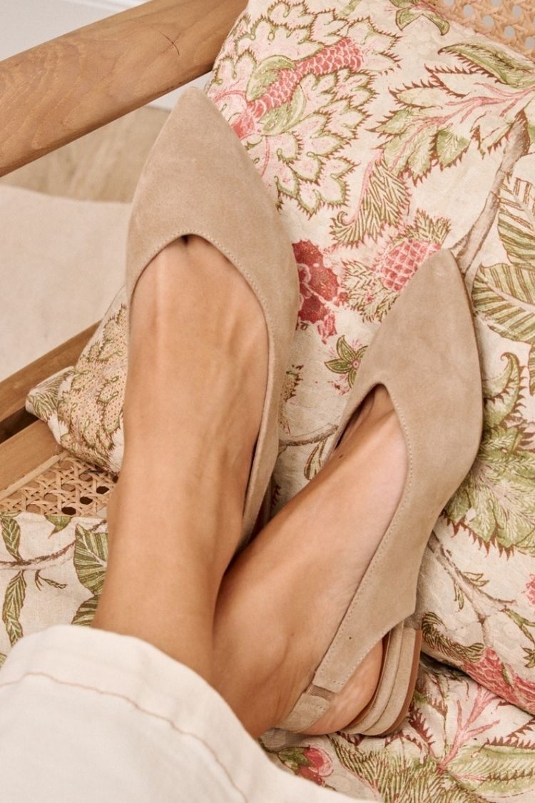 Heidi – Beige Suede Pointed Slingback Ballet Flats – Byron Grace