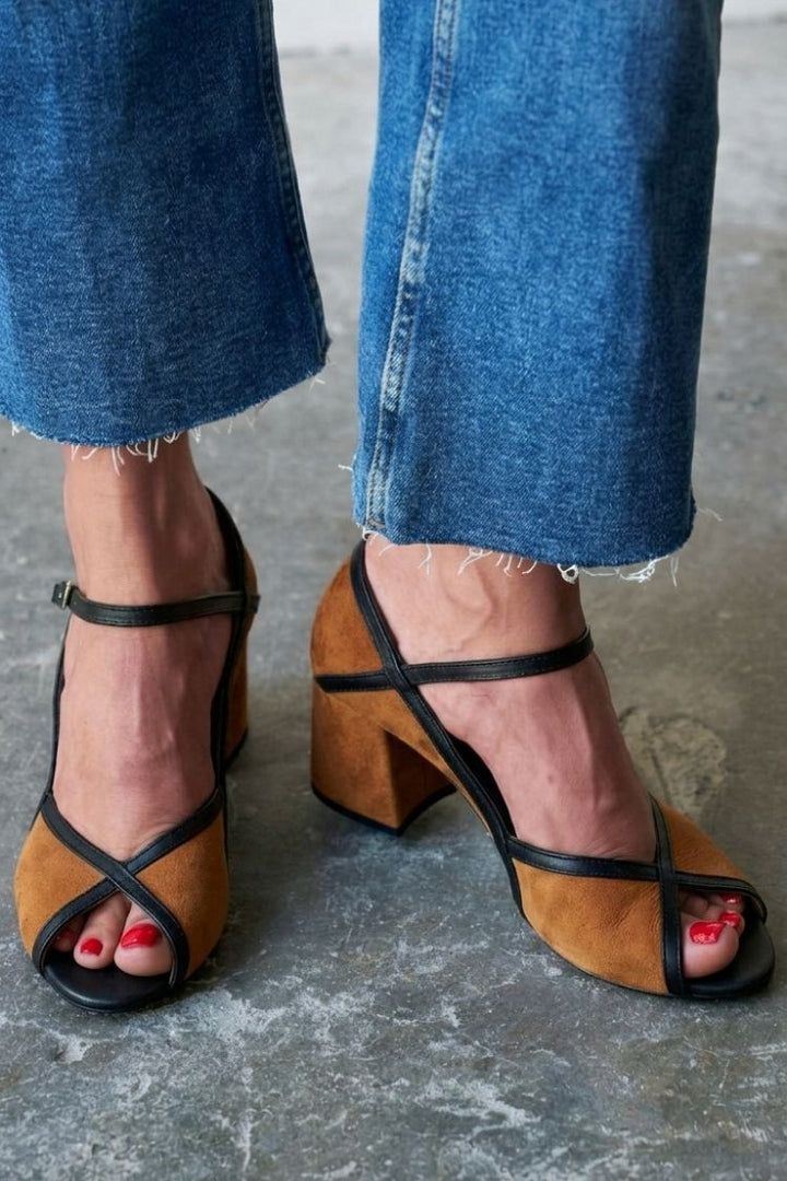 Ginevra – Colour-Block Stiletto Heels with Buckle and T-Strap – Byron Grace