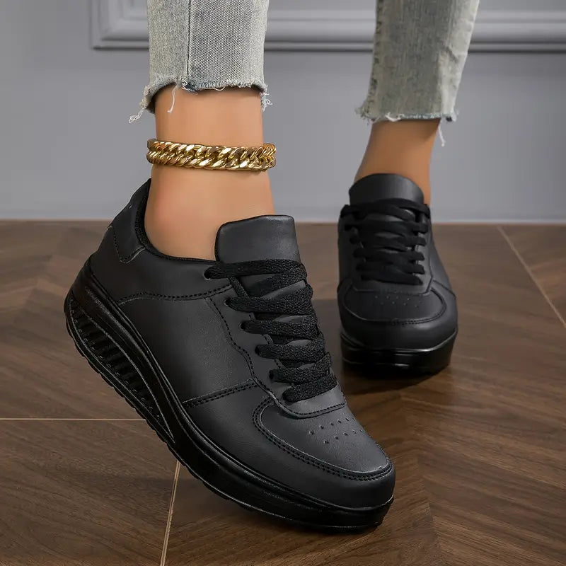Laurel - Minimalist Platform Lace-Up Sneakers