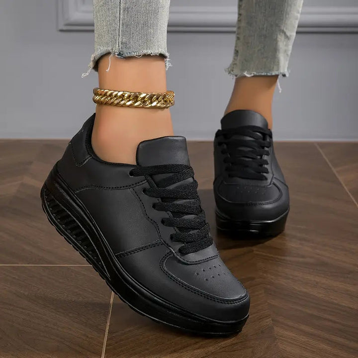Laurel - Minimalist Platform Lace-Up Sneakers