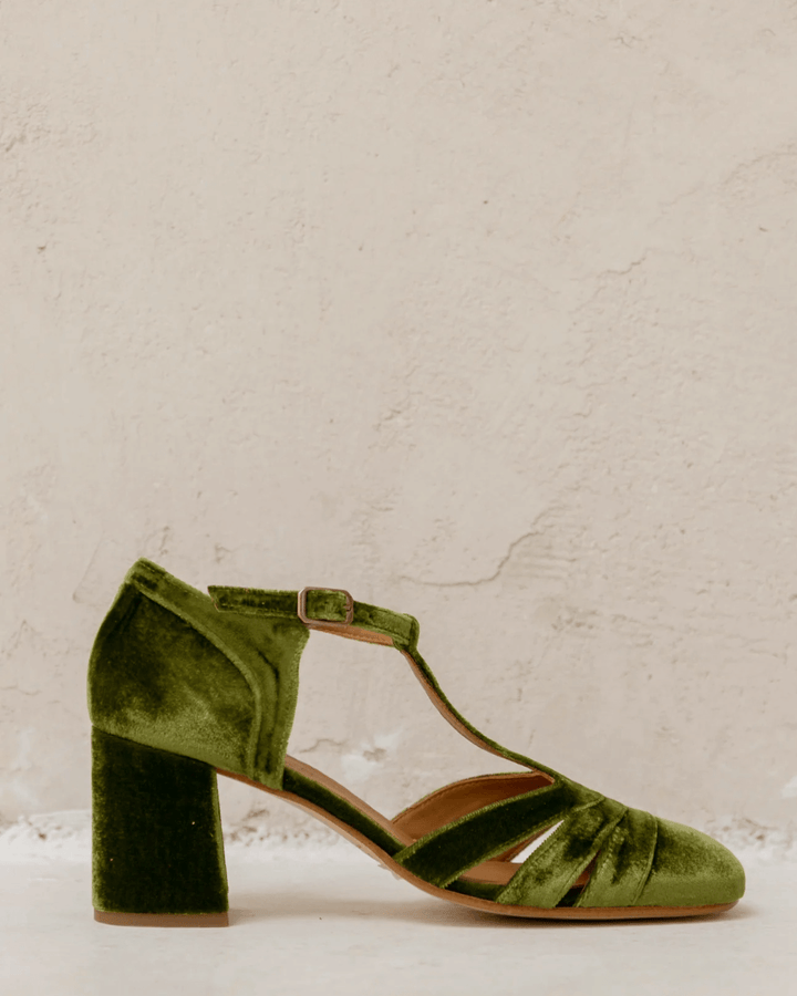 Faye – Velvet Cut-Out Chunky Heels with Buckle and T-Strap – Byron Grace