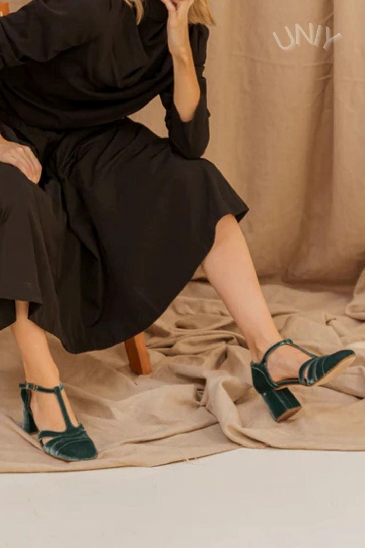 Faye – Velvet Cut-Out Chunky Heels with Buckle and T-Strap – Byron Grace