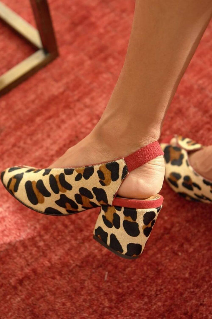 Delia – Khaki Refined Leopard-Print Peep-Toe Slingback Chunky Heels – Byron Grace
