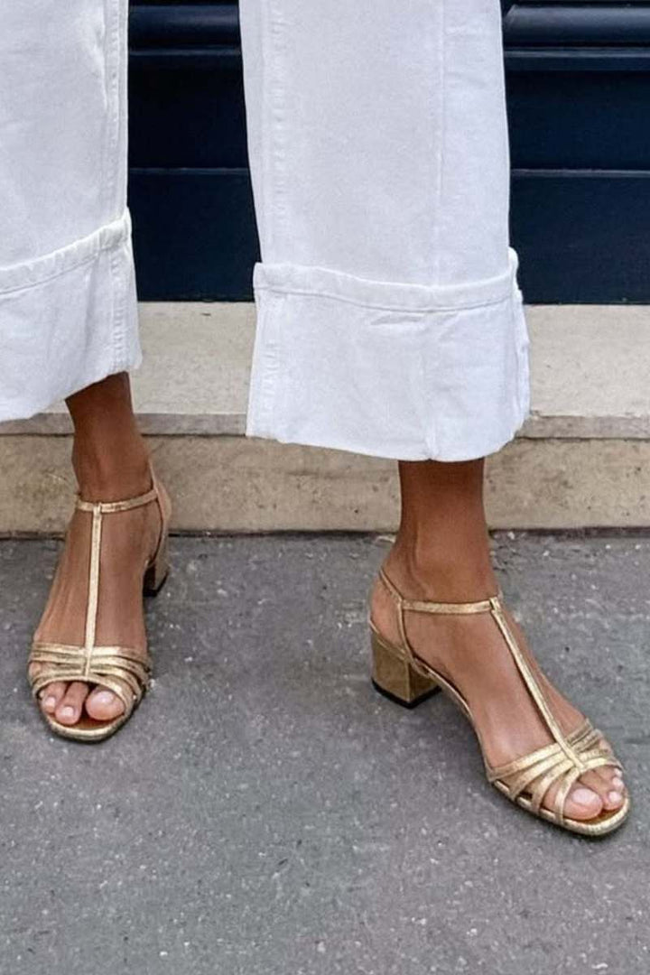Sienna – Metallic Sandals with Buckle, T-Strap and Block Heel – Byron Grace