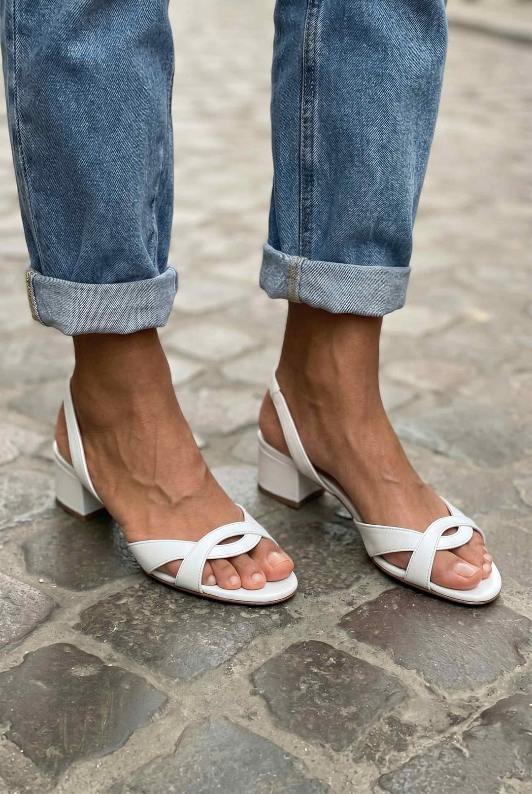Kirra – Open-Toe Sandals with Criss-Cross Straps and Low Block Heel – Byron Grace