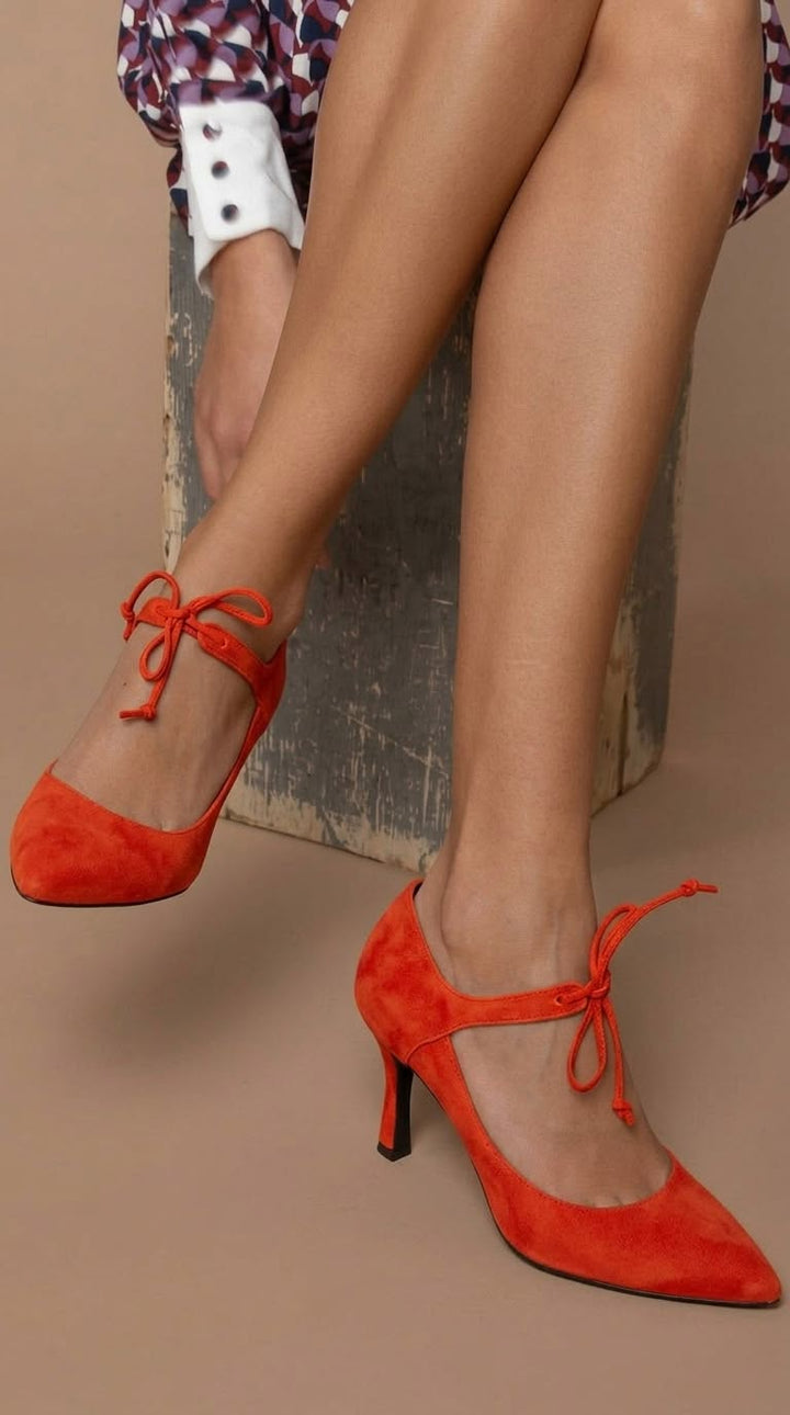 Ximena – Suede Pointed Pumps with Bow and Mid Heel – Byron Grace