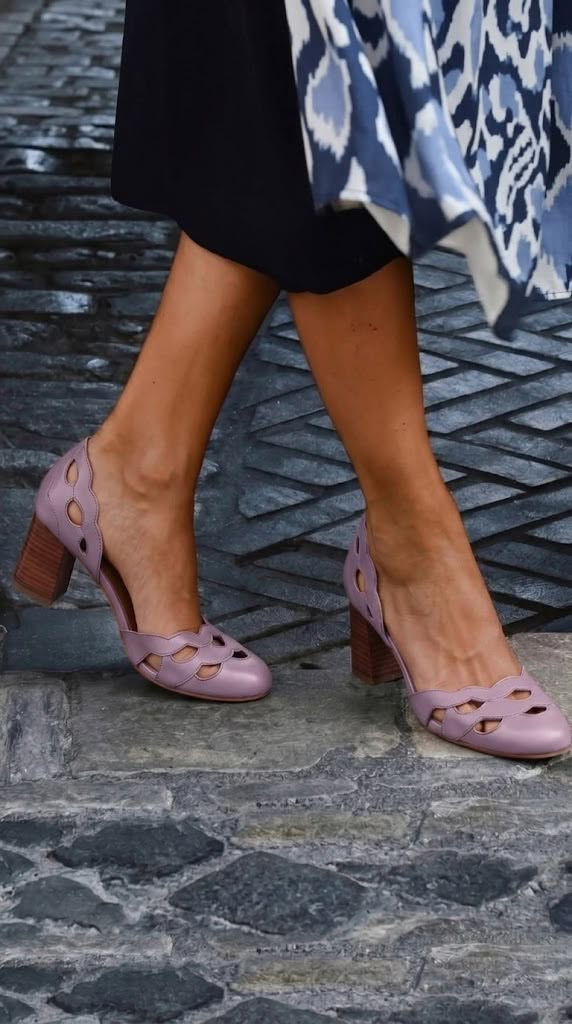 Maeve – Tan Leather Chunky Scalloped Cut-Out Block Heels – Byron Grace