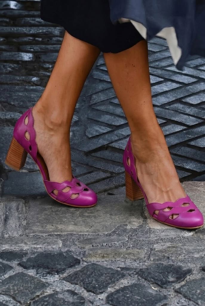 Maeve – Tan Leather Chunky Scalloped Cut-Out Block Heels – Byron Grace