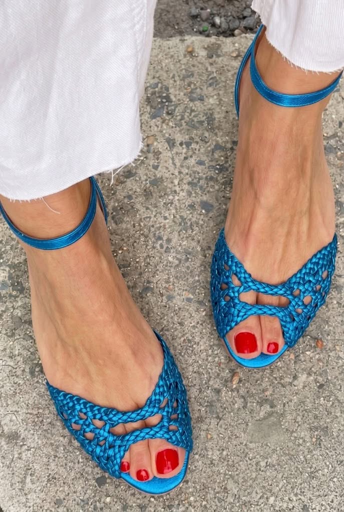 Giselle – Elegant Woven Cut-Out Flat Open-Toe Sandals with Ankle Strap – Byron Grace
