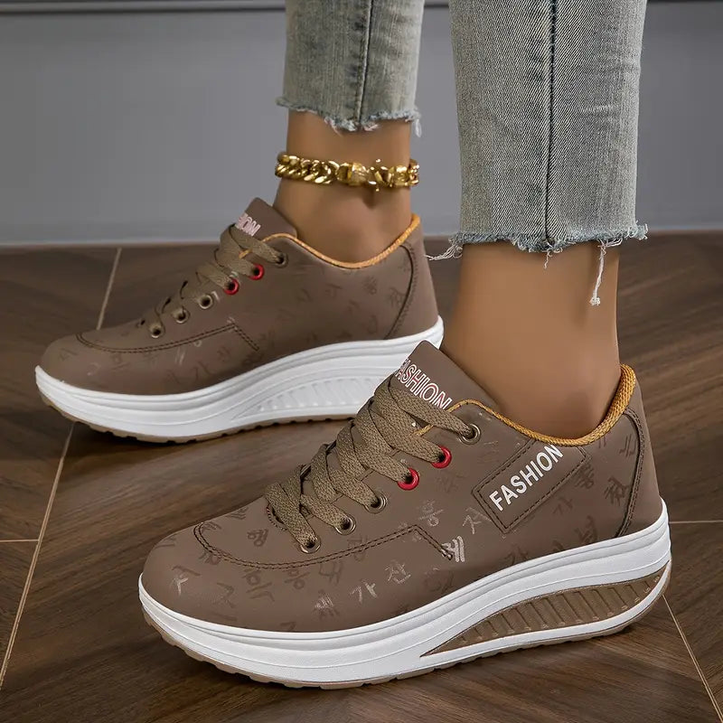 Laurel - Minimalist Platform Lace-Up Sneakers