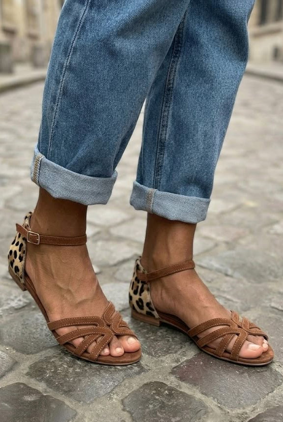 Felicity – Casual Flat Open-Toe Sandals with Ankle Strap and Criss-Cross Straps – Byron Grace